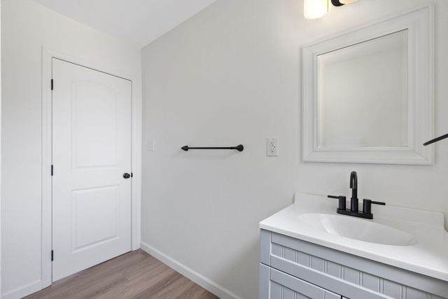 2261 S Nicholas Avenue, Fresno, CA 93706