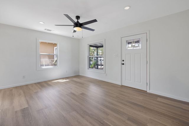 2261 S Nicholas Avenue, Fresno, CA 93706