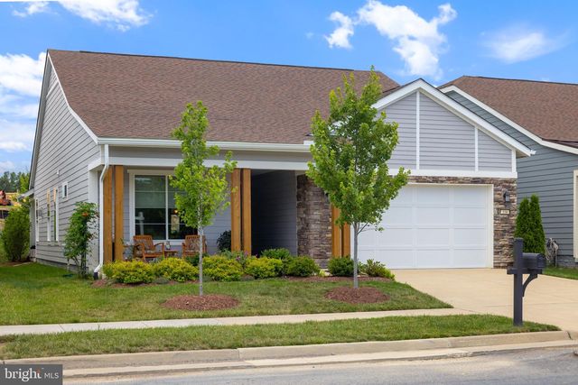 104 FOAM FLOWER DR, Lake Frederick, VA 22630