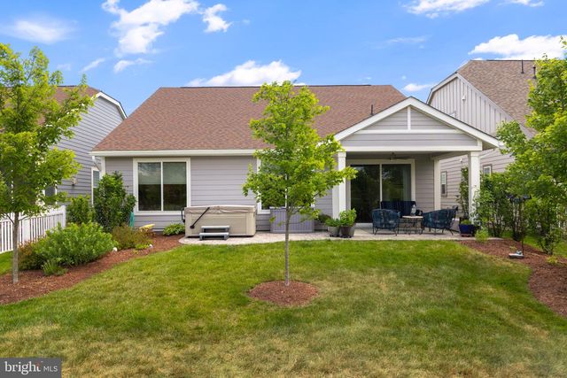 104 FOAM FLOWER DR, Lake Frederick, VA 22630