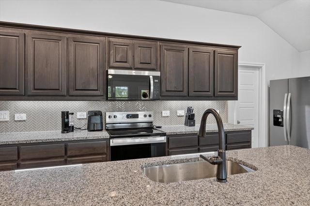 1637 Elle Lane, Aubrey, TX 76227
