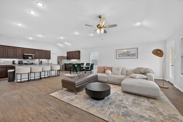 1637 Elle Lane, Aubrey, TX 76227