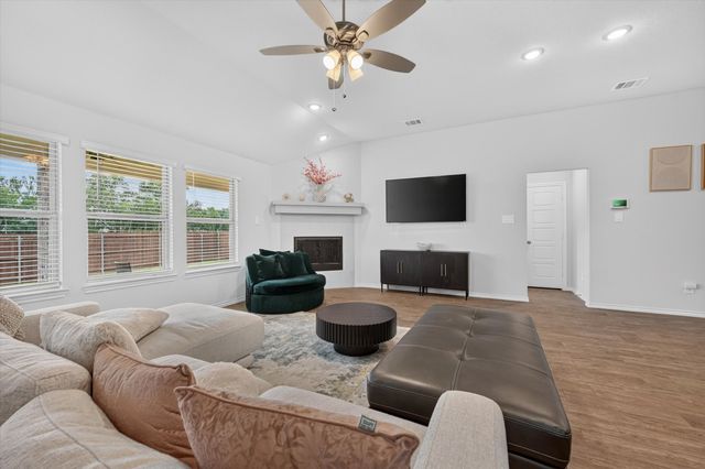 1637 Elle Lane, Aubrey, TX 76227
