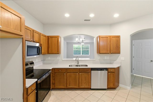 9642 Roundstone CIR, Fort Myers, FL 33967