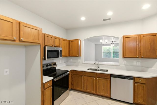 9642 Roundstone CIR, Fort Myers, FL 33967