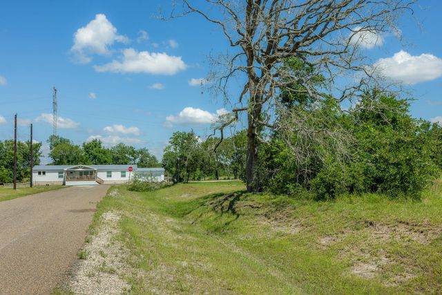 6676 Atakapan Trail, Bedias, TX 77831