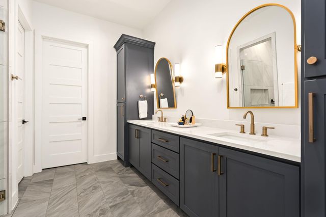 101 Stockman DR, Dripping Springs, TX 78620