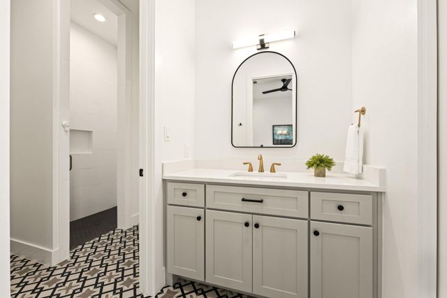 101 Stockman DR, Dripping Springs, TX 78620