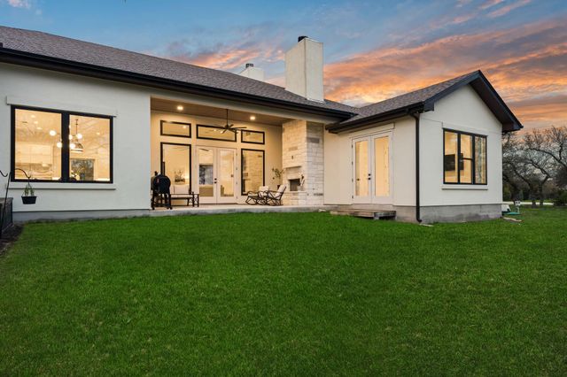 101 Stockman DR, Dripping Springs, TX 78620