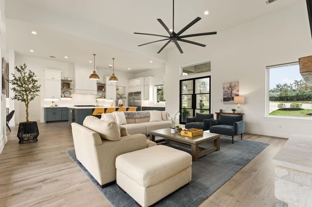 101 Stockman DR, Dripping Springs, TX 78620