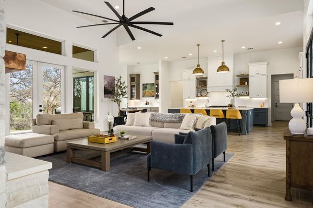 101 Stockman DR, Dripping Springs, TX 78620