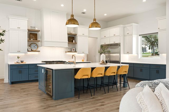 101 Stockman DR, Dripping Springs, TX 78620