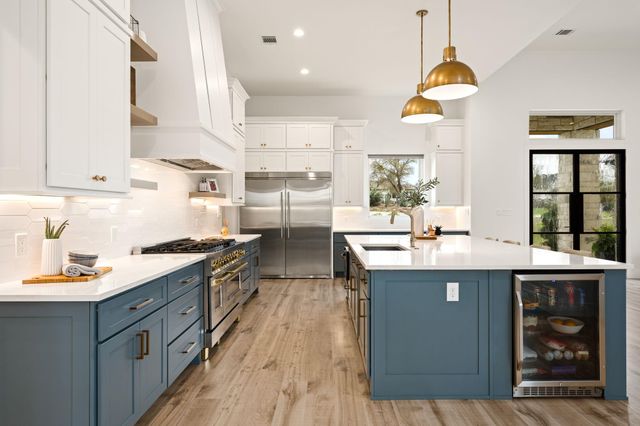 101 Stockman DR, Dripping Springs, TX 78620