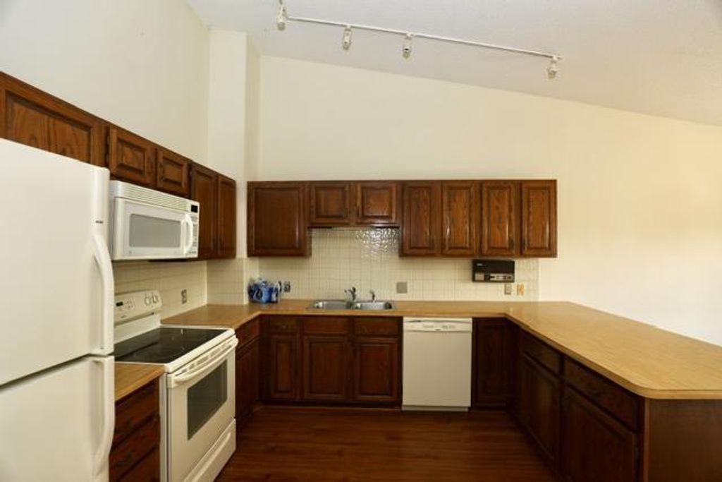 18300 Creeks Bend Drive, Minnetonka, MN 55345 — photo 2