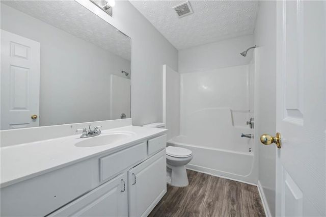 290 Clairidge Lane, Lawrenceville, GA 30046