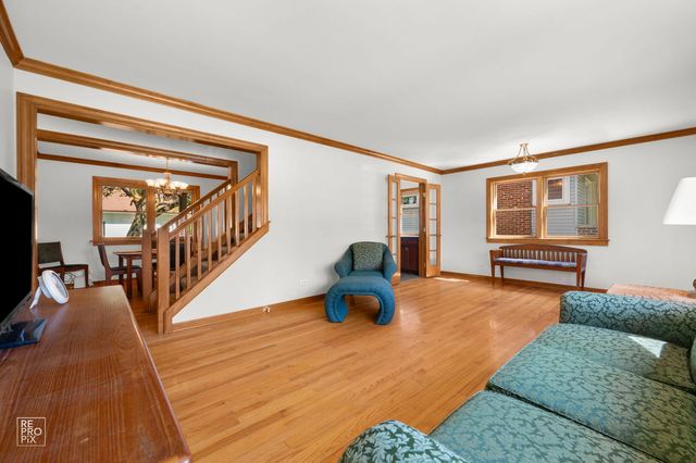 840 N Center Street, Naperville, IL 60563