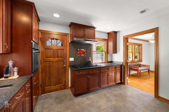 840 N Center Street, Naperville, IL 60563