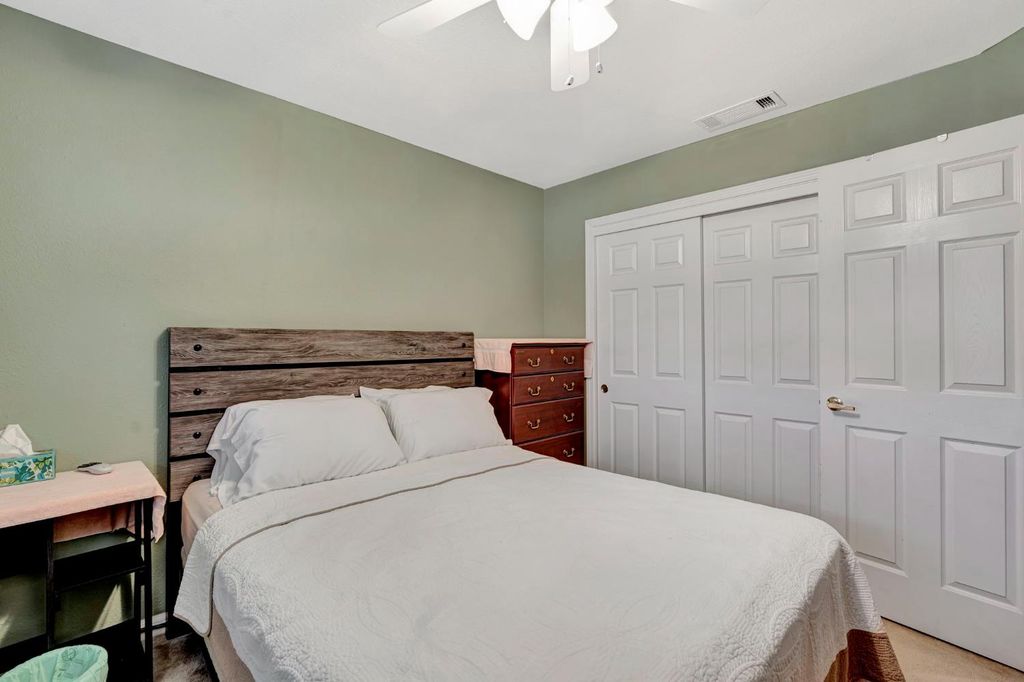 Image 20 of property listing at 385 S Thomas Avenue, Kerman, CA 93630