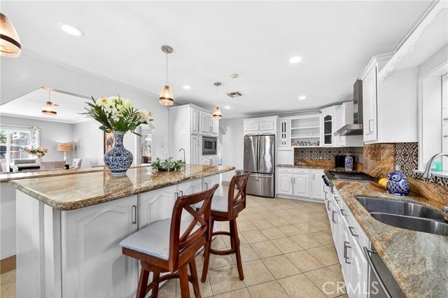 790 N El Molino, Pasadena, CA 91104