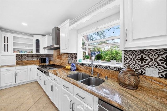 790 N El Molino, Pasadena, CA 91104