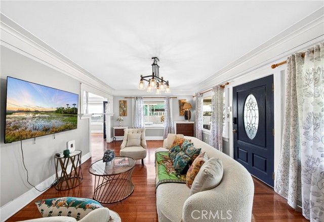 790 N El Molino, Pasadena, CA 91104