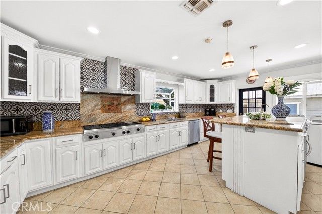 790 N El Molino, Pasadena, CA 91104