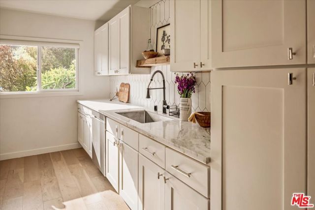 2144 Echo Park Avenue, Los Angeles, CA 90026