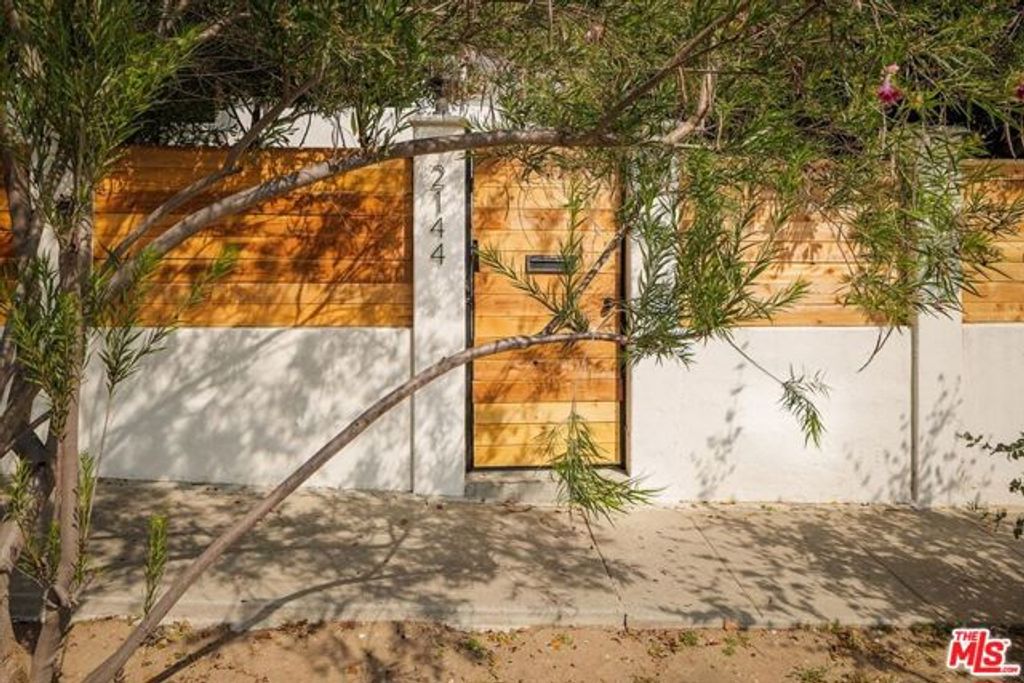 2144 Echo Park Avenue, Los Angeles, CA 90026