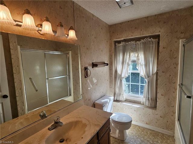 1010 Shamrock Court, High Point, NC 27265