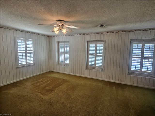 1010 Shamrock Court, High Point, NC 27265