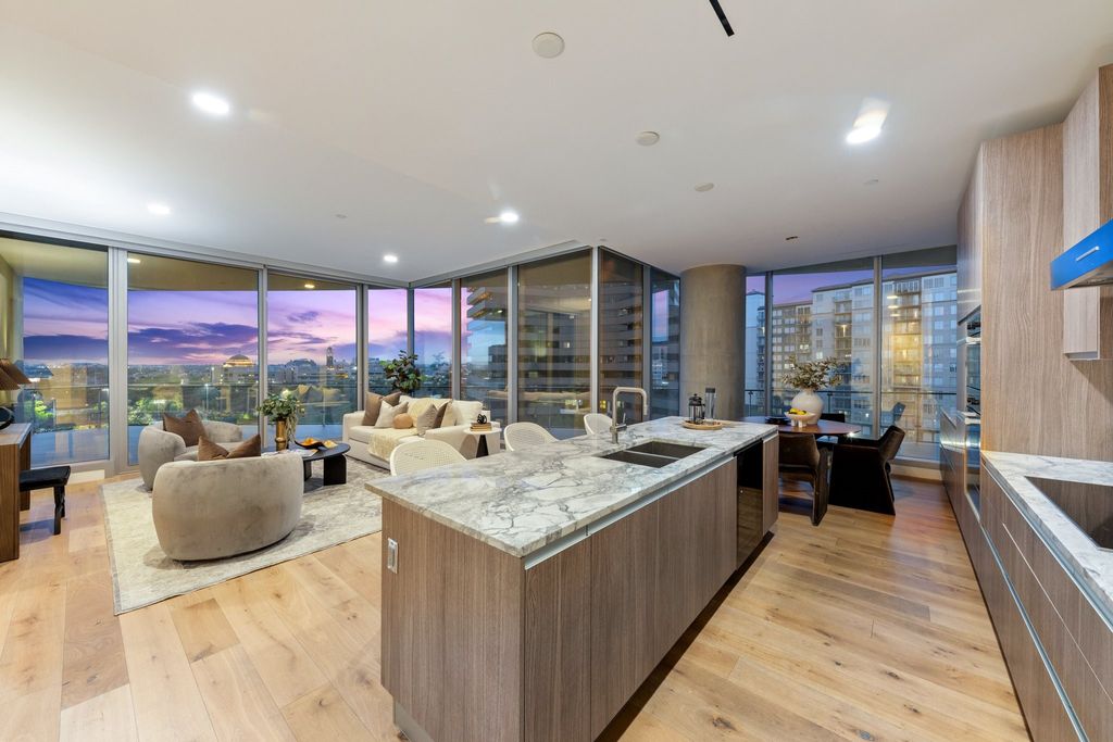 3130 N Harwood Street 804, Dallas, TX 75201