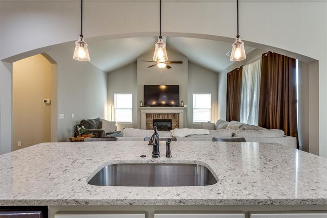 609 Parsons Drive, Yukon, OK 73099