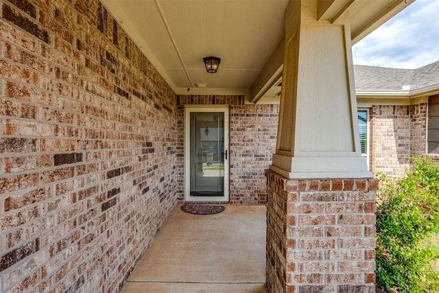 609 Parsons Drive, Yukon, OK 73099