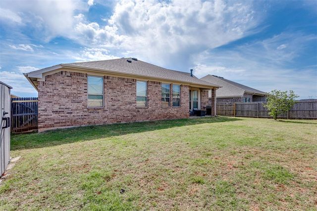 609 Parsons Drive, Yukon, OK 73099