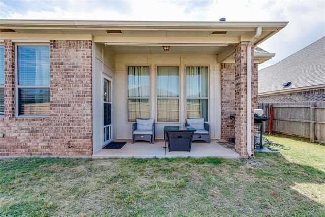 609 Parsons Drive, Yukon, OK 73099