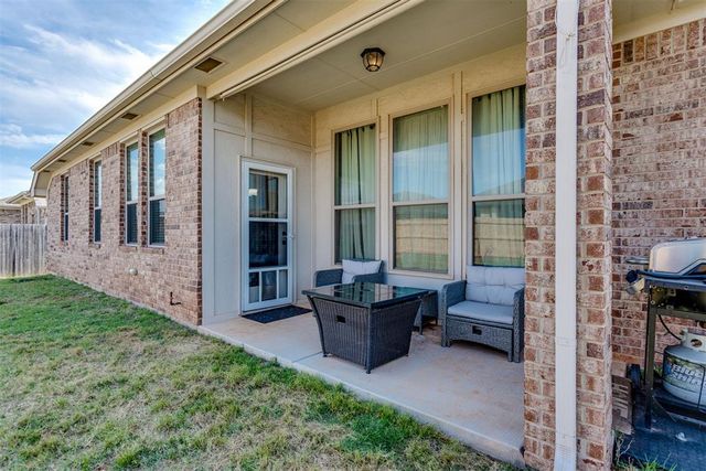 609 Parsons Drive, Yukon, OK 73099