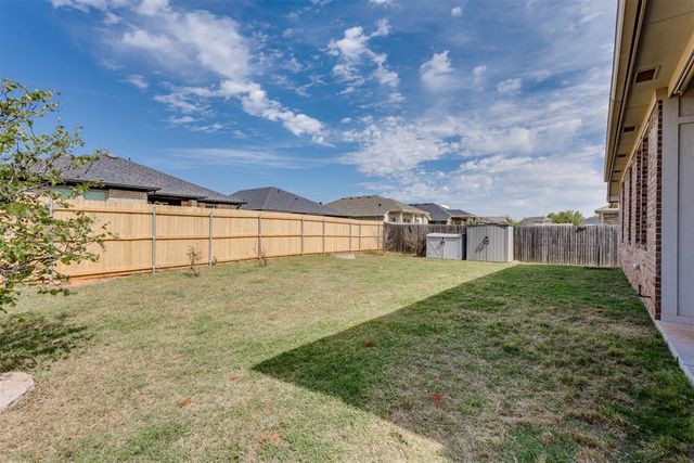 609 Parsons Drive, Yukon, OK 73099