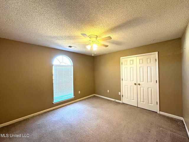 6890 Wrenwood Drive, Horn Lake, MS 38637