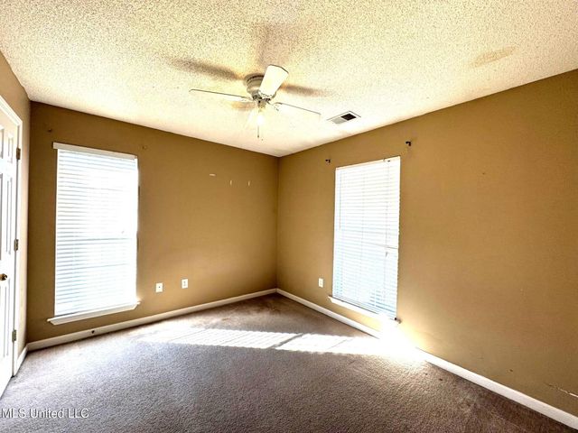 6890 Wrenwood Drive, Horn Lake, MS 38637