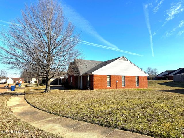 6890 Wrenwood Drive, Horn Lake, MS 38637