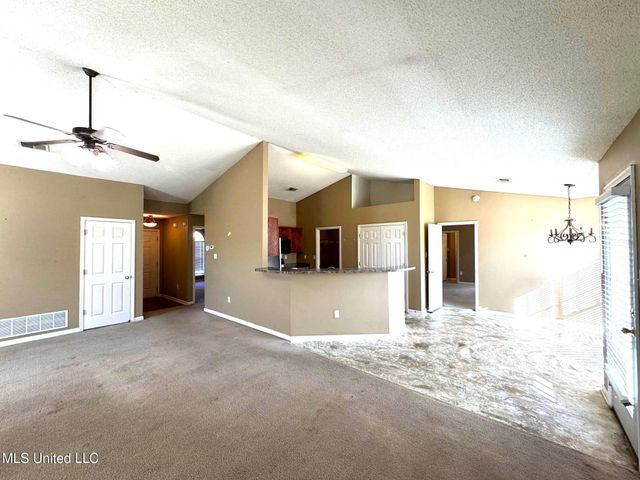 6890 Wrenwood Drive, Horn Lake, MS 38637