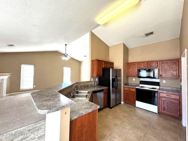 6890 Wrenwood Drive, Horn Lake, MS 38637