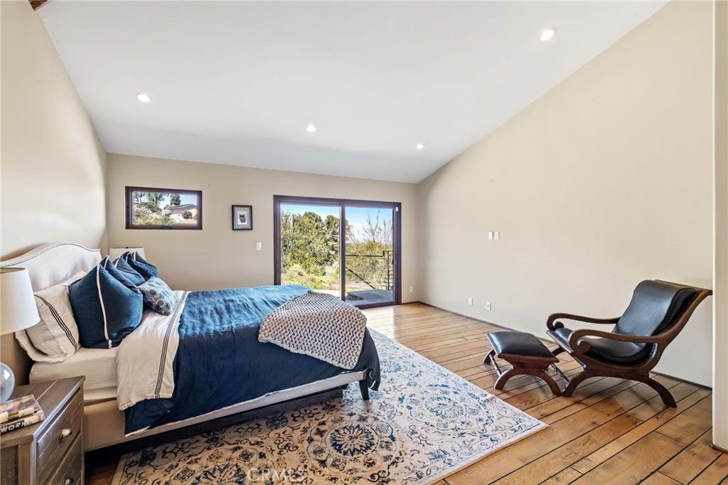 property-img