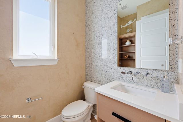 105 N 11TH Avenue, Jacksonville Beach, FL 32250