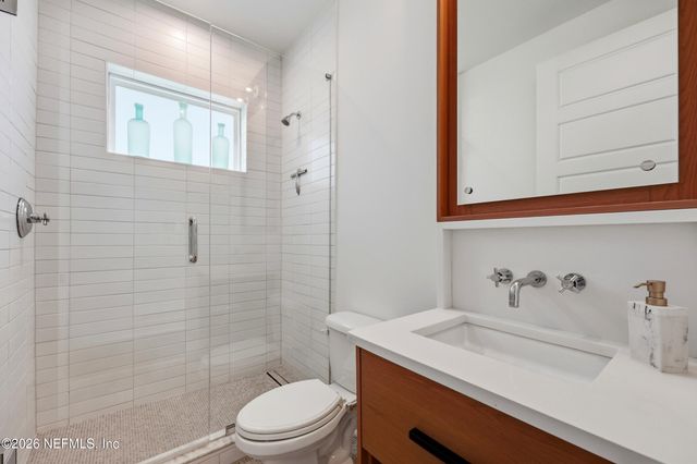 105 N 11TH Avenue, Jacksonville Beach, FL 32250