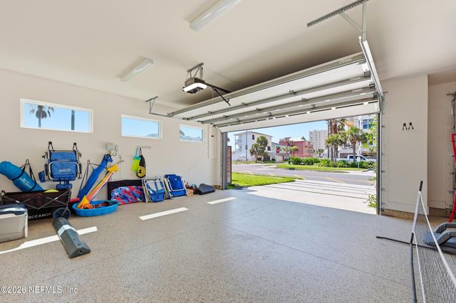 105 N 11TH Avenue, Jacksonville Beach, FL 32250