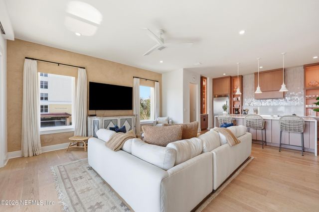 105 N 11TH Avenue, Jacksonville Beach, FL 32250