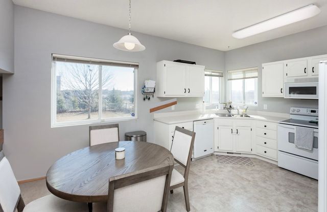 4003 122nd Street, Urbandale, IA 50323