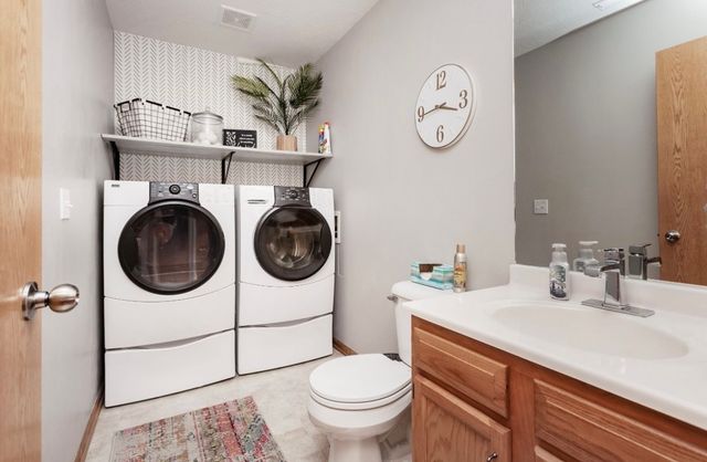 4003 122nd Street, Urbandale, IA 50323