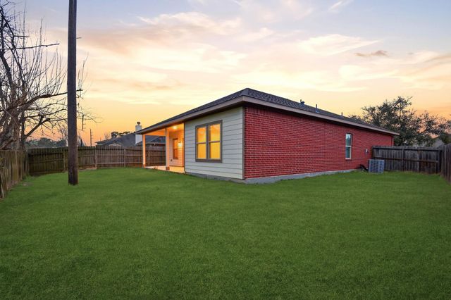 3018 Greenbriar Springs Drive, Houston, TX 77073